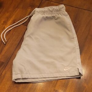 Nike Men's Athletic Shorts in Light Gray